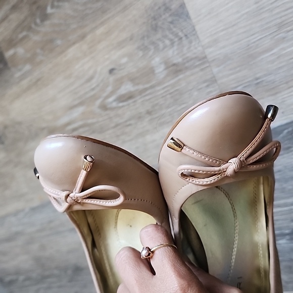 TAHARI SHOES - Picture 4 of 11